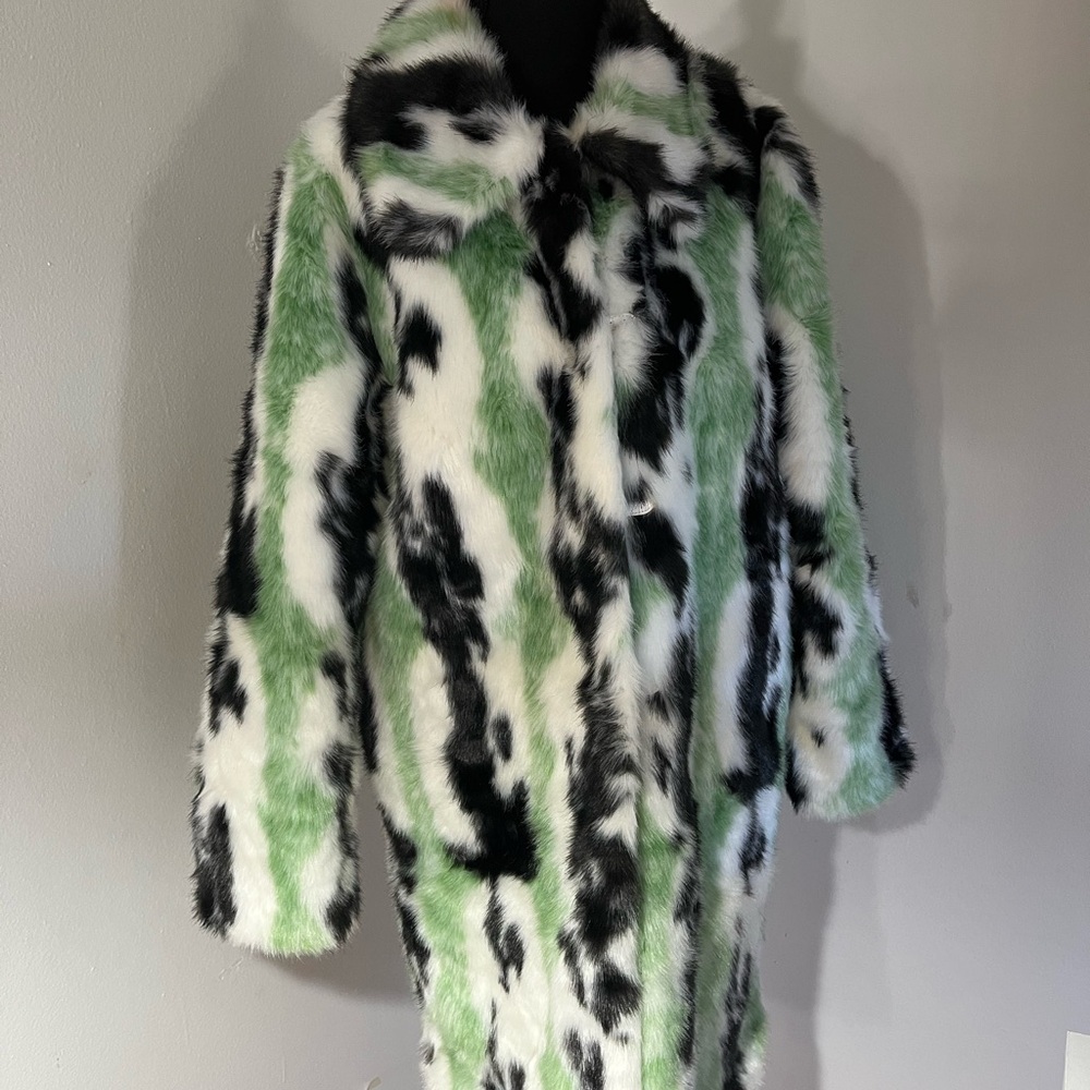 Nødress Green and Black Faux Fur Coat